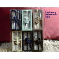 Lapiceras con llaveros en caja
