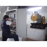 Mantenimiento de ascensores.