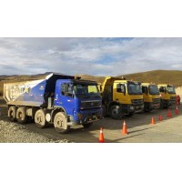 Alquiler de volquetes, cisternas, camionetas y equipos varios para minera y construccin.