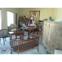 Juego de mesa y sillon