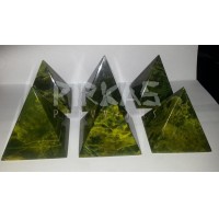 Piramide de serpentina