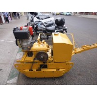 Aplanadora, jalabobos, Rodillos, bennetin, apisonadores con motor diesel JD