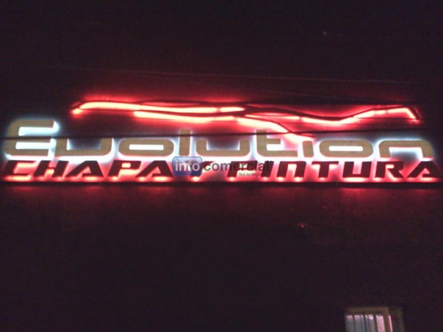 Carteles corpreos con luz LED