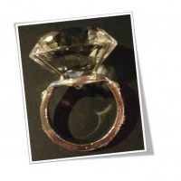 ANILLO DE COMPROMISO GIGANTE
