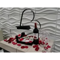 DETALLE PARA AMOR Y AMISTAD CON CHIMENEA VINO Y COPAS